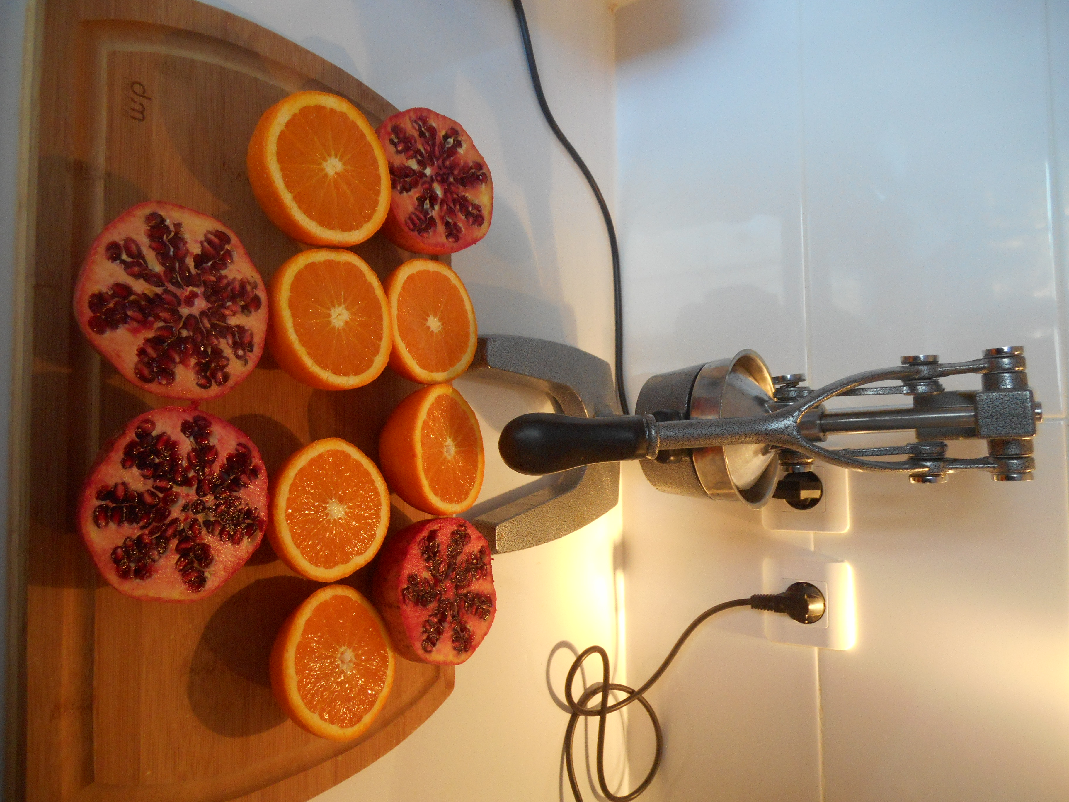 Recette Land : Recette de Jus de grenade orange chaque matin Recette Land : Recette de Jus de grenade orange chaque matin